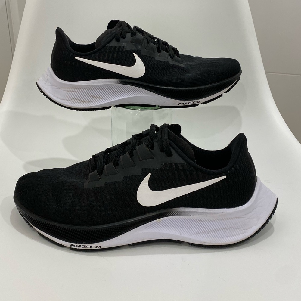 Nike Zoom Pegasus 37 running shoes